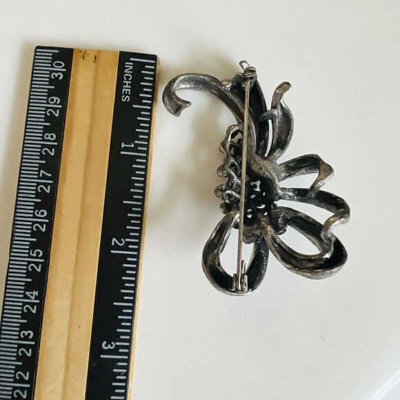 Vintage Purplish Blue Rhinestone Cluster Brooch Silver Tone Bow 4054 - Picture 8 of 9